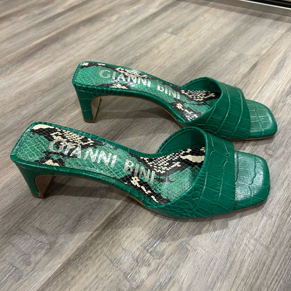 Gianni Bini Green Croc Kitten Heels